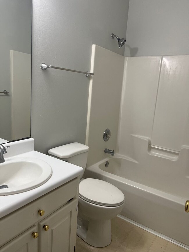 Building Photo - 250 Mayfield Dr