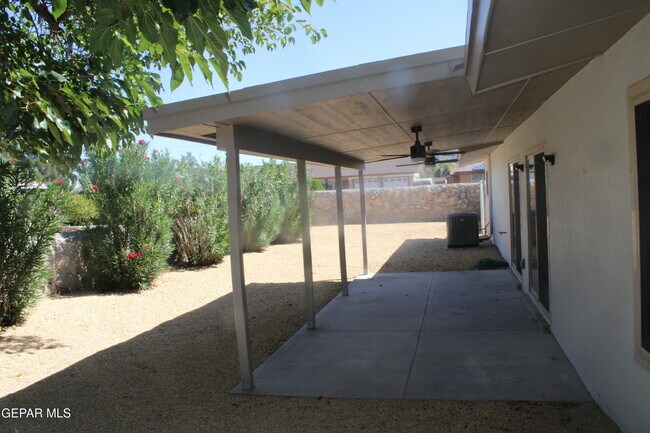 Building Photo - 3133 Fierro Dr