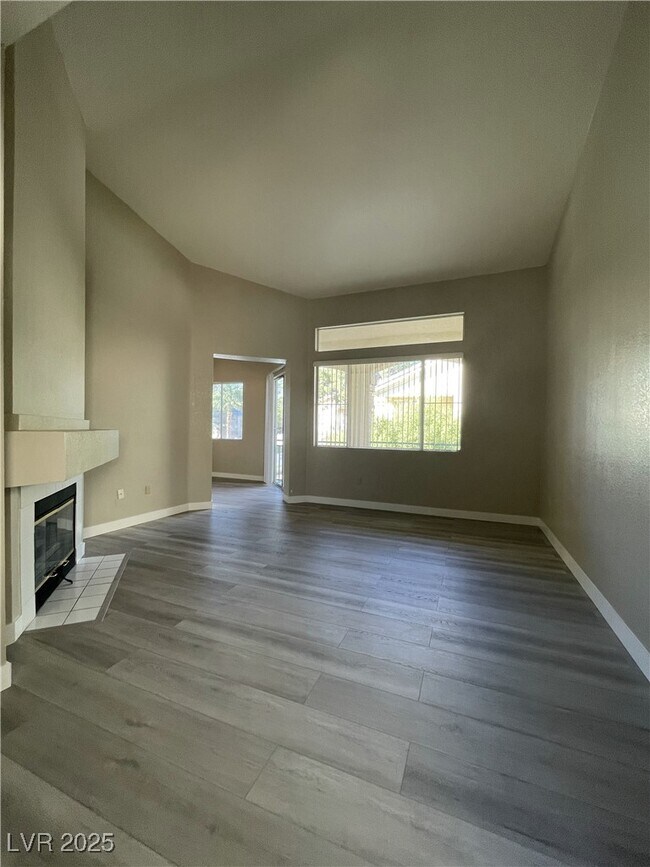 Building Photo - 5155 W Tropicana Ave