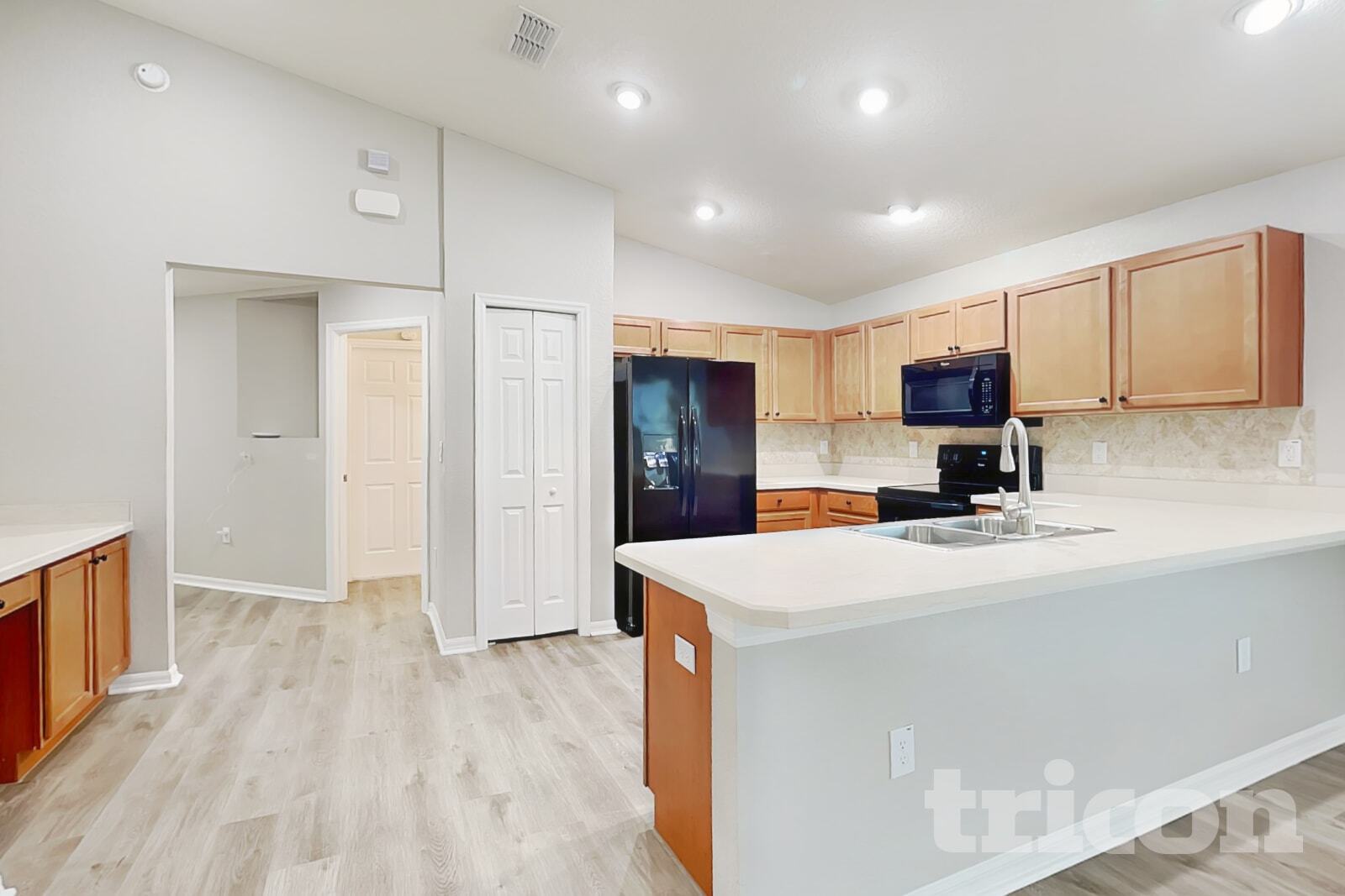 Building Photo - 921 Kingfisher Dr