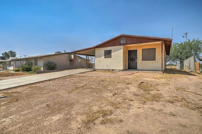 Building Photo - 1114 E Bisnaga St