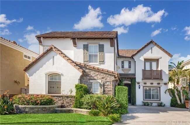 Building Photo - 9 Marisol