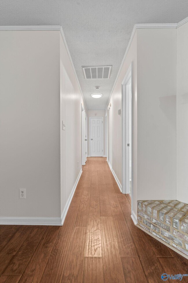 Building Photo - 1011 Sandy Springs Rd NW