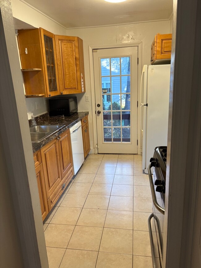 Building Photo - 22 Kentbury Way