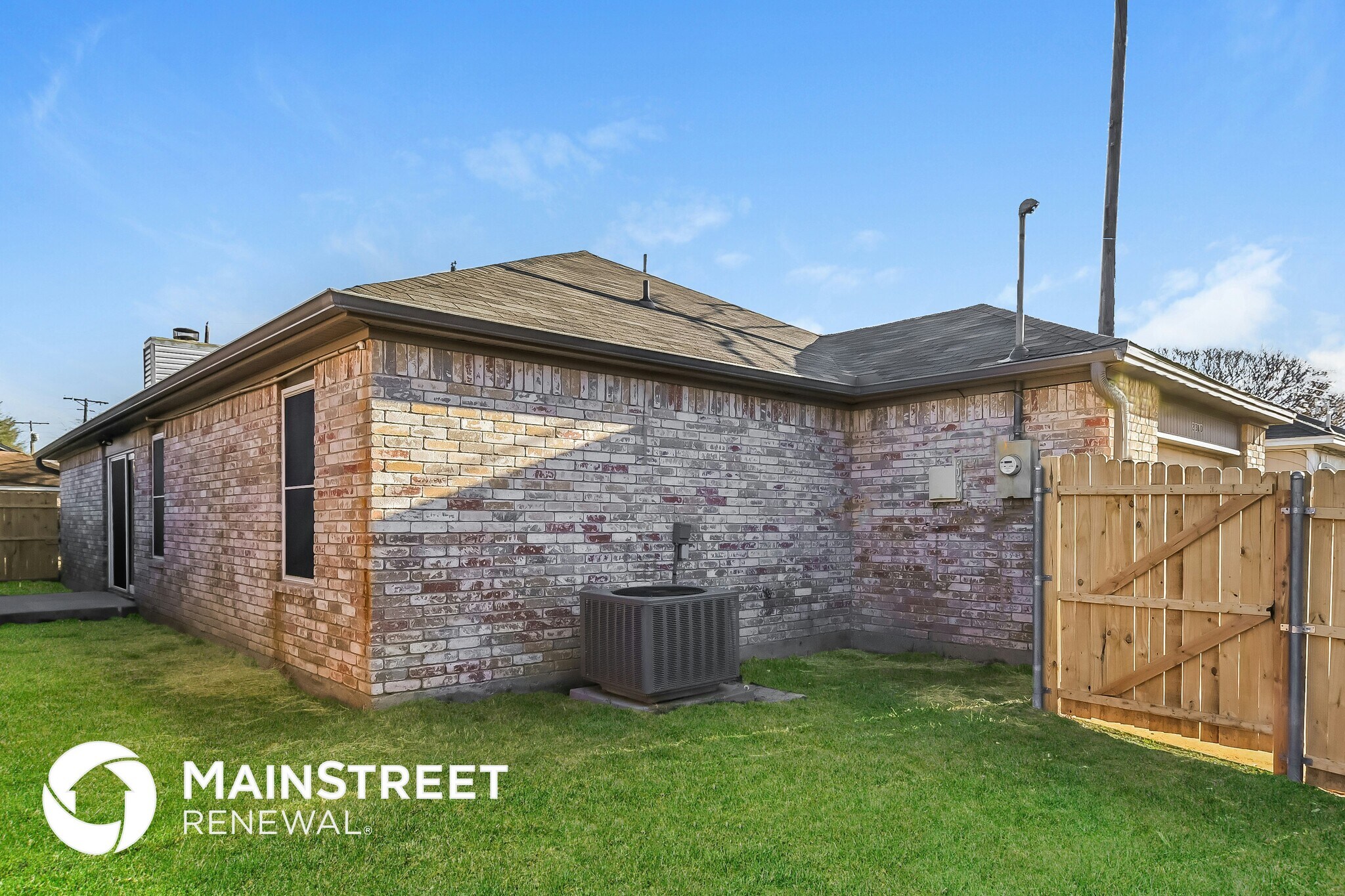 Building Photo - 2310 Markland St