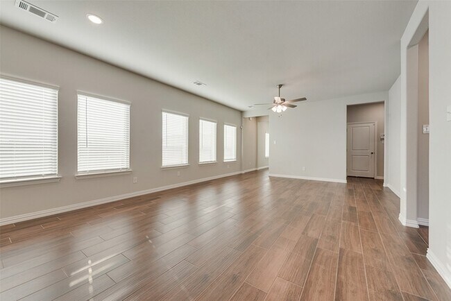 Building Photo - 120 Cranz Farm Dr