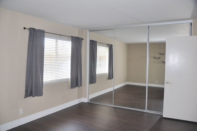 Building Photo - LEFFINGWELL #43 WHITTIER 90603 (2 BED / 2 BATH)