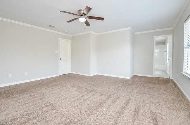 Building Photo - 13410 Cricklewood Creek Ln