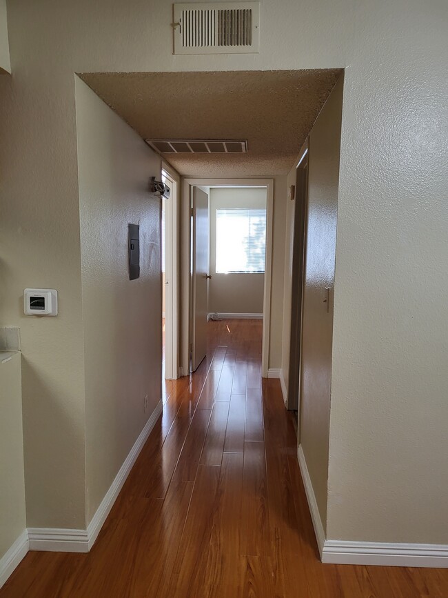 Building Photo - 13406 Moorpark St. Apartments