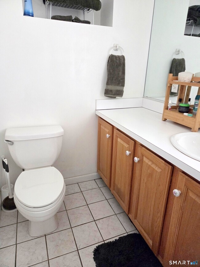 Building Photo - 54 Benedict St