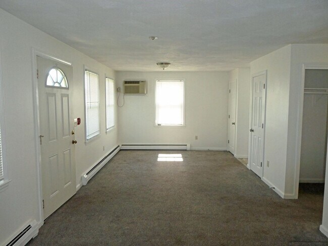 Building Photo - 7 Blueberry Dr
