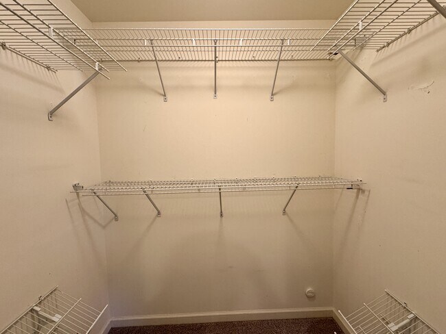 Building Photo - 212 Talah Ln