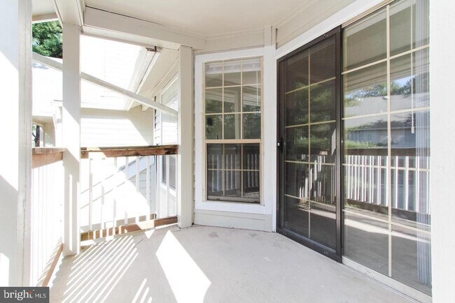 Building Photo - 3916 Penderview Dr