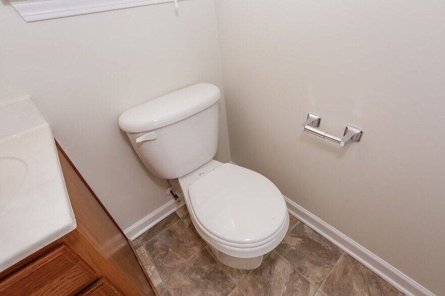 Building Photo - 2722 Forest Grove Ct