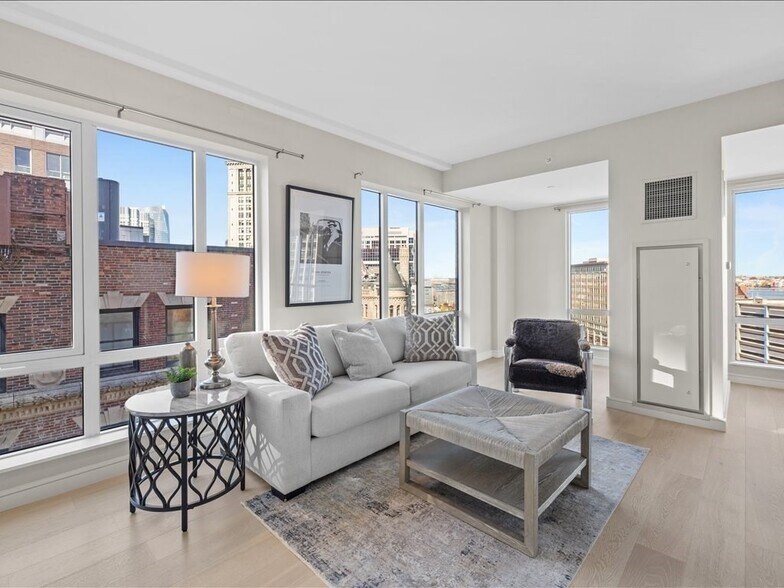 Building Photo - 110 Broad St