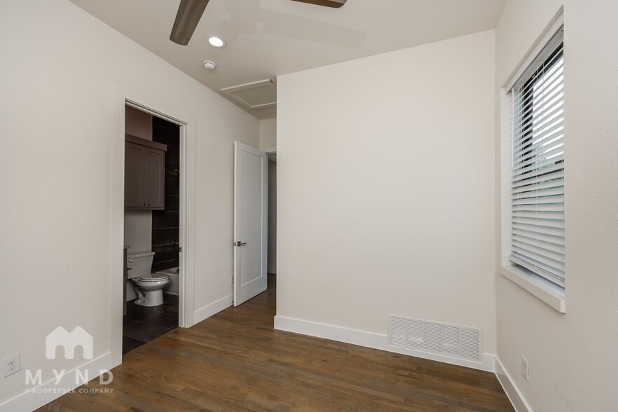 Building Photo - 4515 Cabell Dr