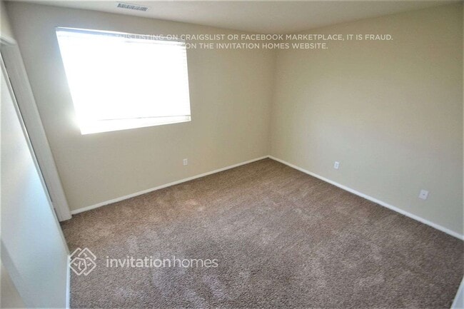 Building Photo - 1052 E Agate Ct