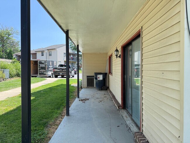 Building Photo - 359 Greenland Dr