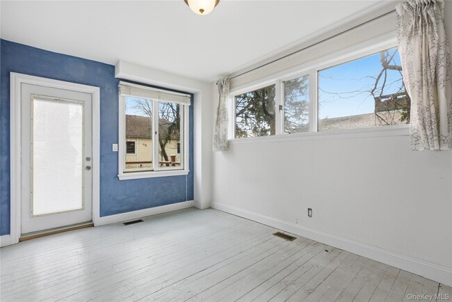 Building Photo - 62 Van Wyck St