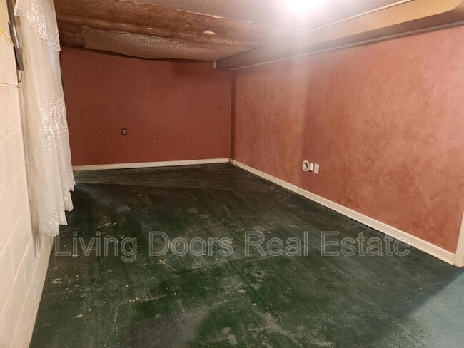 Building Photo - 2201 N 65th St