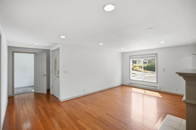 Building Photo - 1742 S Shelton St