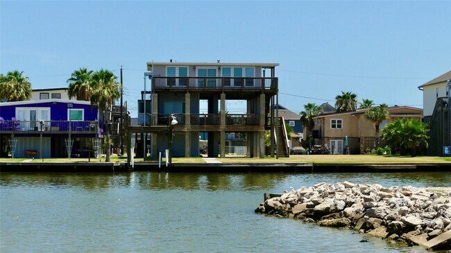 Building Photo - 58 Lakeside Dr