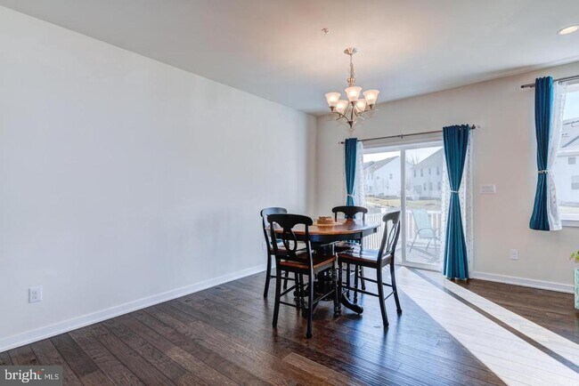Building Photo - 204 Wynstone Ct