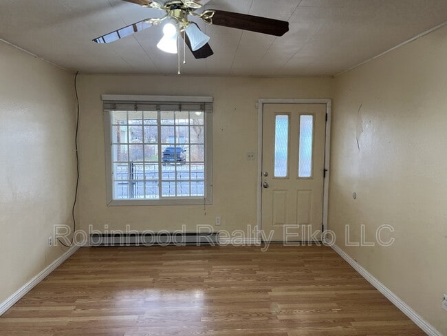 Building Photo - 786 Wilson Ave