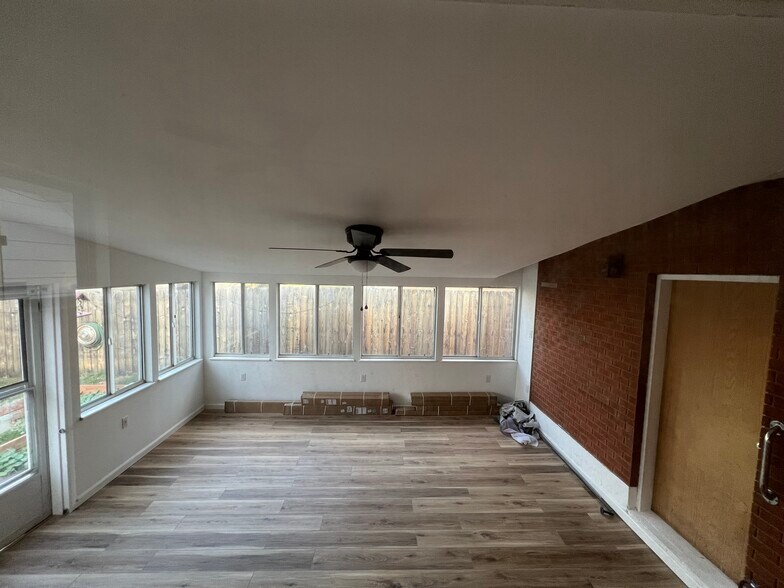 Building Photo - 1129 Gard Pl