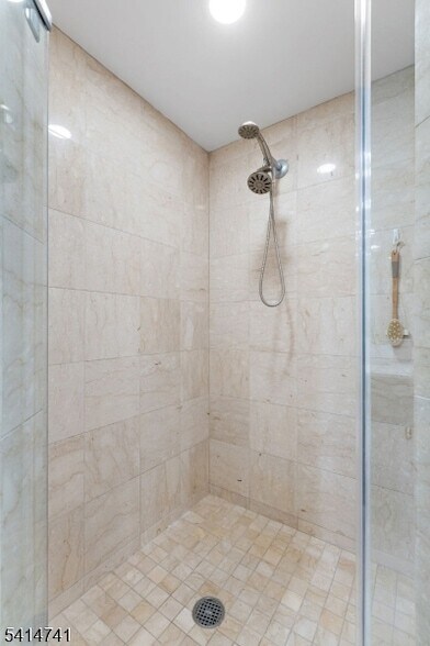 Building Photo - 8100 River Rd