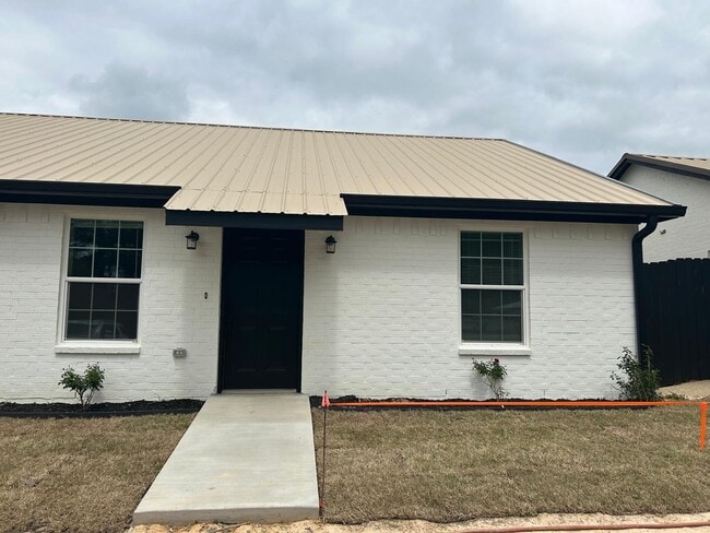 Building Photo - 3991 Byrd Ln