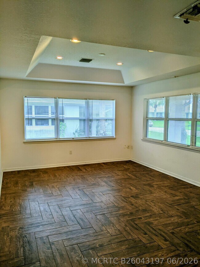 Building Photo - 1804 Blue Heron Ln