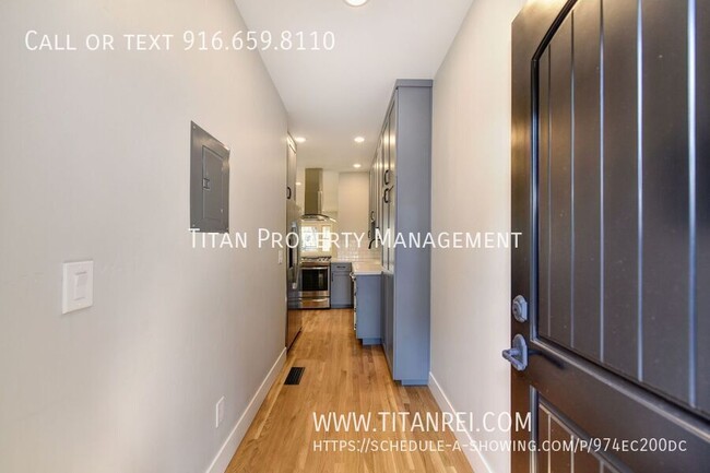 Building Photo - Downtown 1bed/1bath -Managed by Titan Prop...