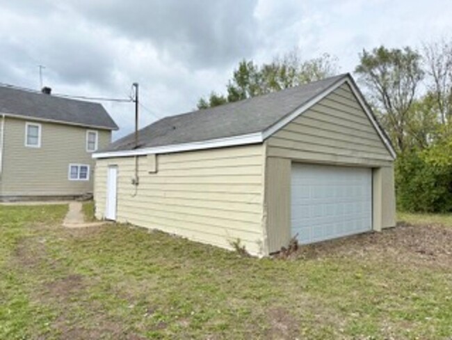 Building Photo - 3 Bed 1 Bath in Middletown