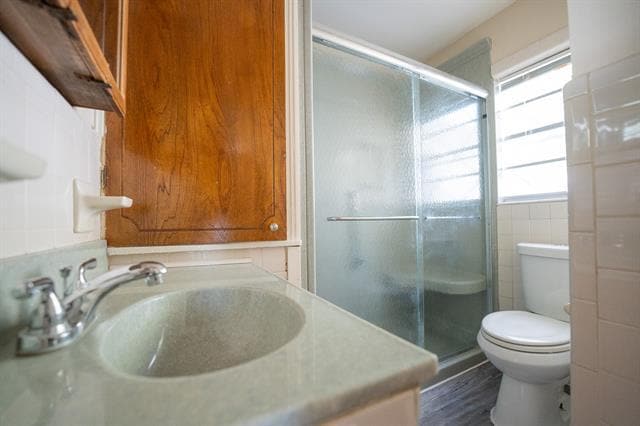 Building Photo - 1605 Maple Dr