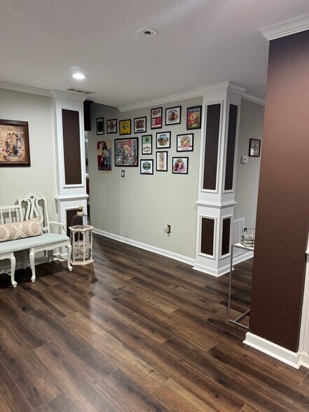 Building Photo - 2312 Azalea Dr