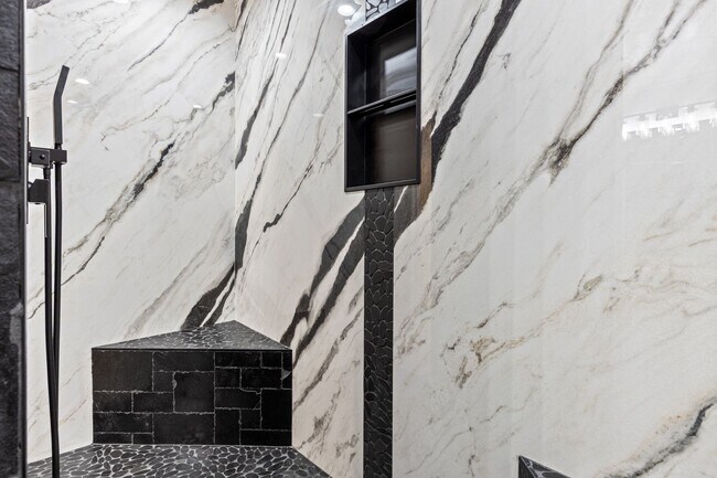 Building Photo - Furnished Juhl Condo w/ Balcony & City Views