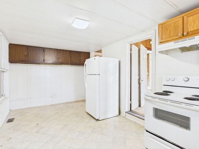 Building Photo - 315 High St