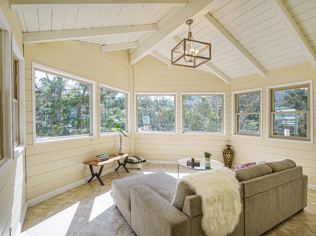 Building Photo - 4236 Ensenada Dr