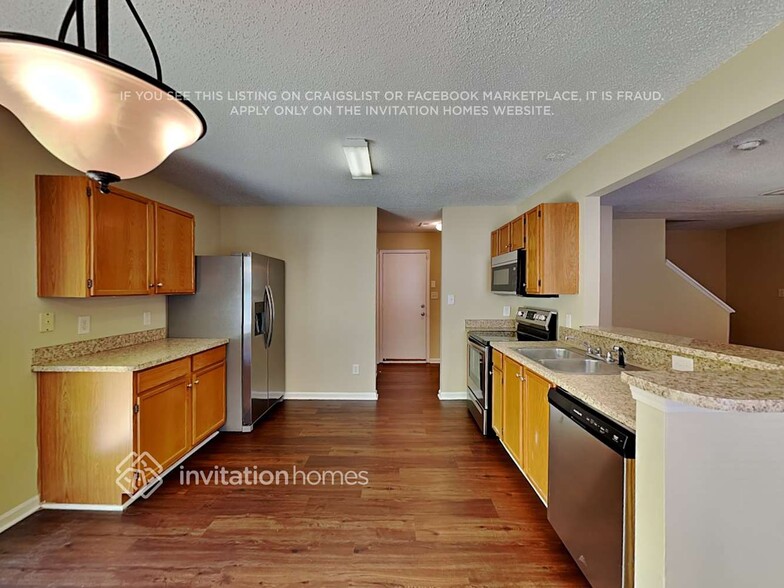 Building Photo - 9808 Aviary Hill Way