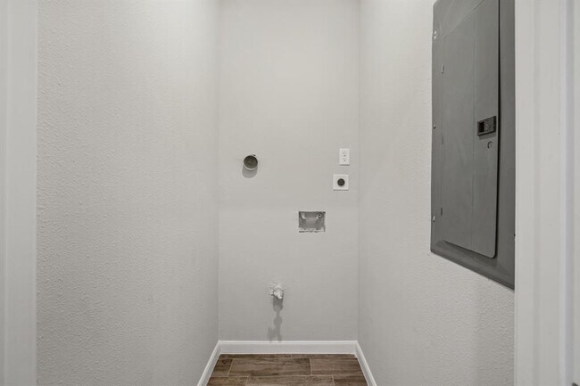 Building Photo - 4649 Carmen St