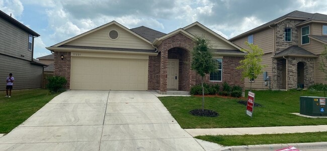 Building Photo - Great 4 Bedroom home with Open floor plan