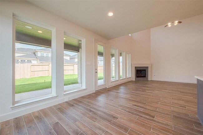 Building Photo - 29803 Breezy Pnes Lp
