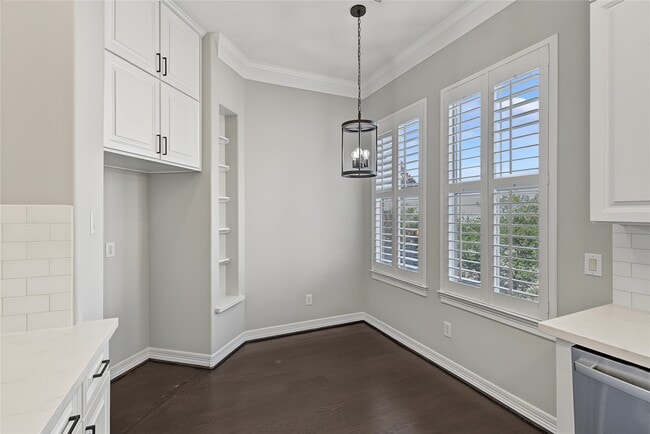 Building Photo - 2188 Bancroft Ln