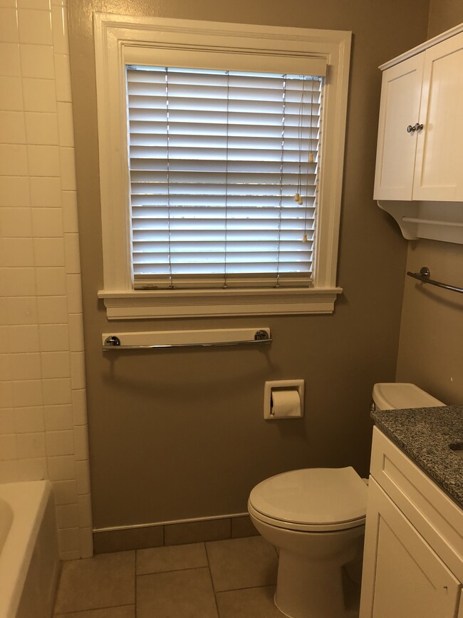 Full bathroom, upstairs - 3065 17th St