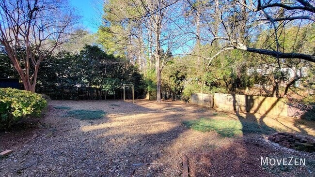 Building Photo - 6017 Whittier Dr