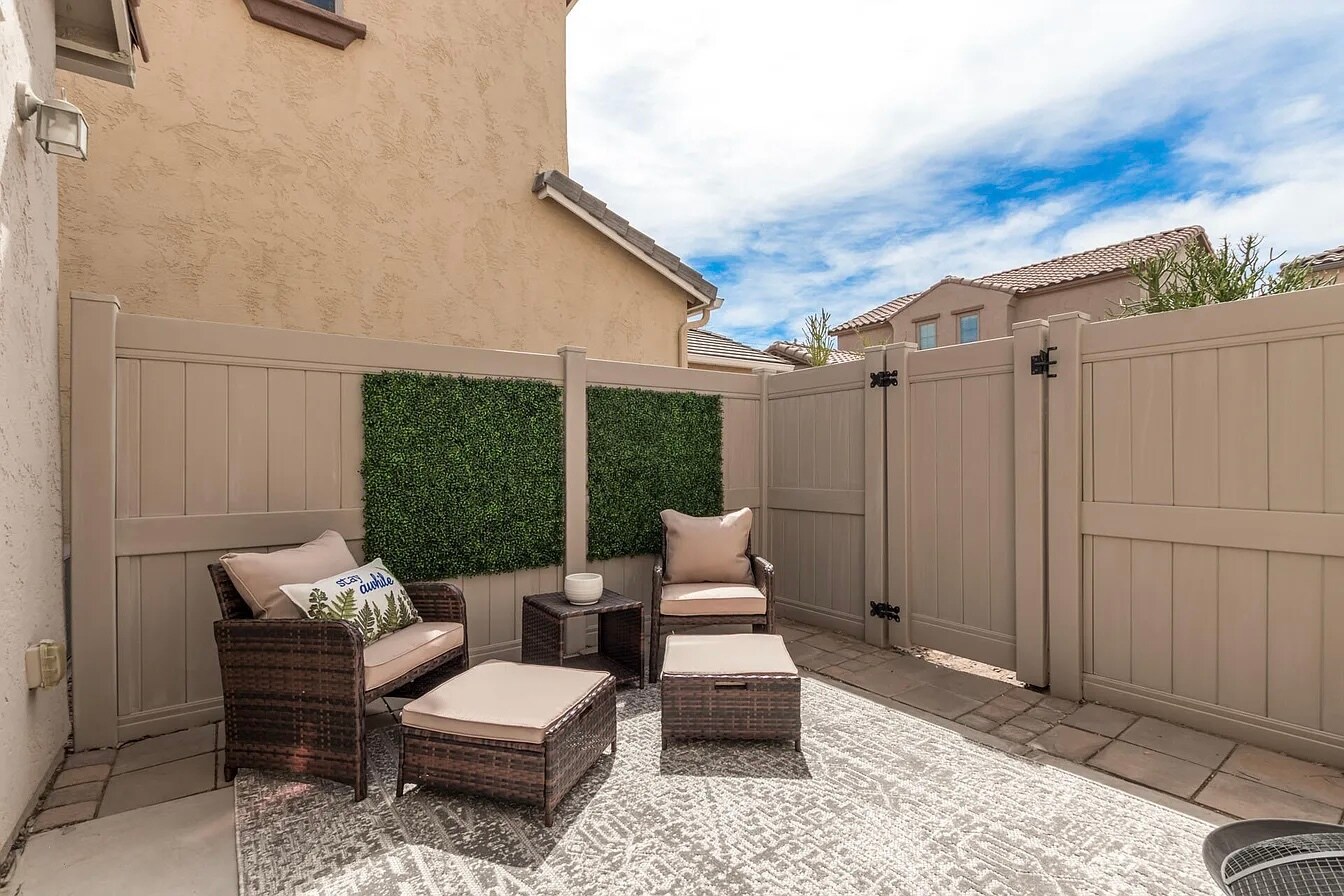 Building Photo - 16017 N 19th Dr