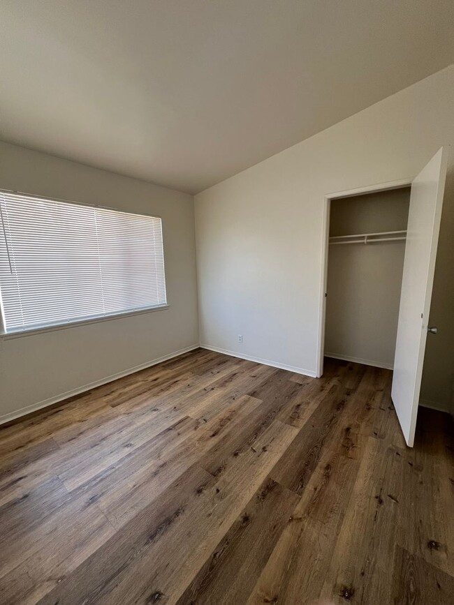Building Photo - (APPLICATION PENDING) West Lancaster Home