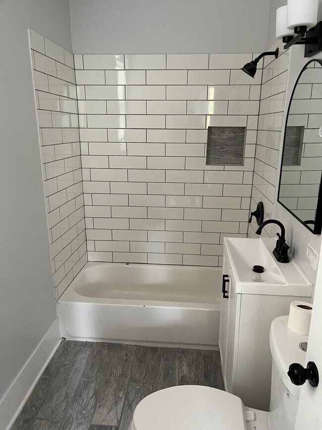 Building Photo - 11578 S Perry Ave