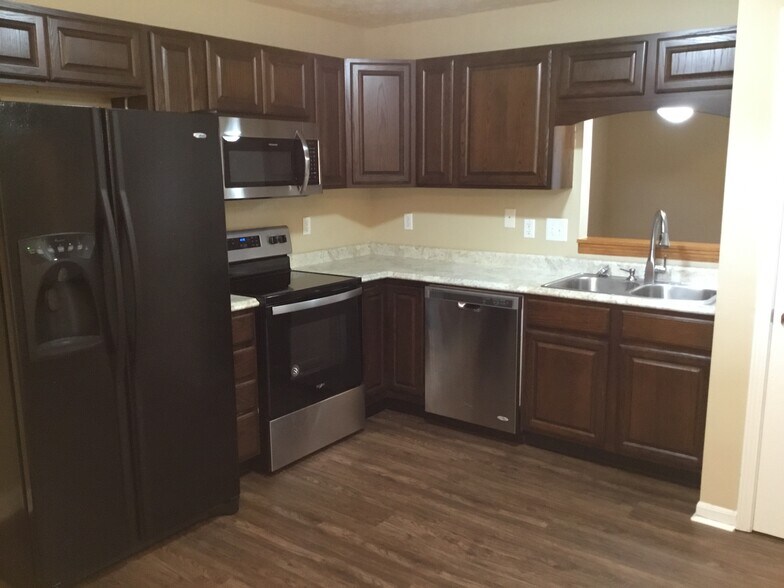 Building Photo - 2040 Theodore Dr